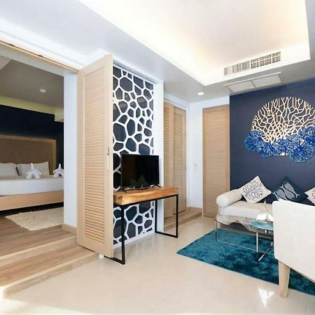 The Royal Palm Beach Front Patong Eksteriør billede