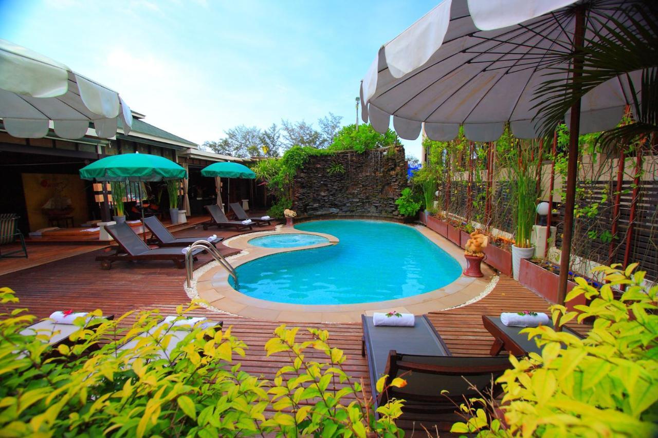 The Royal Palm Beach Front Patong Eksteriør billede
