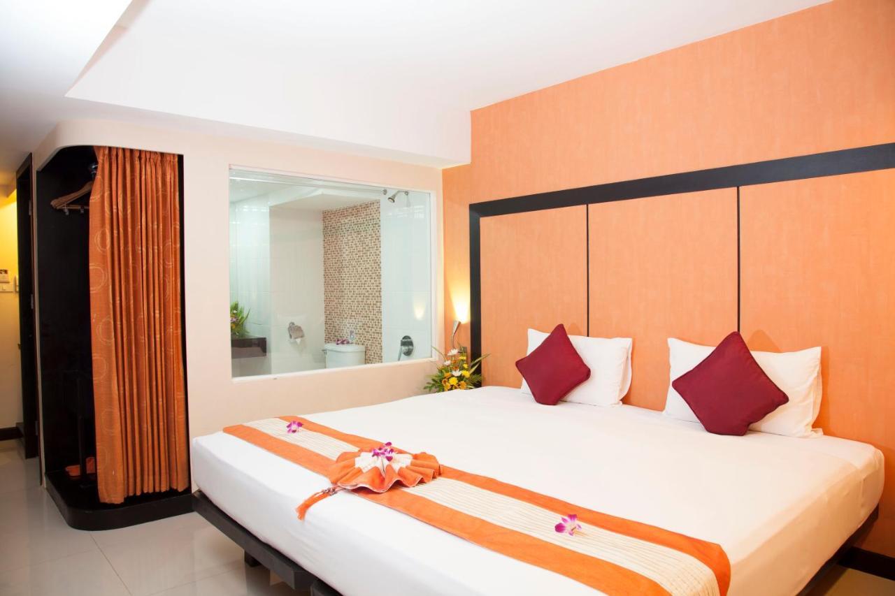 The Royal Palm Beach Front Patong Eksteriør billede