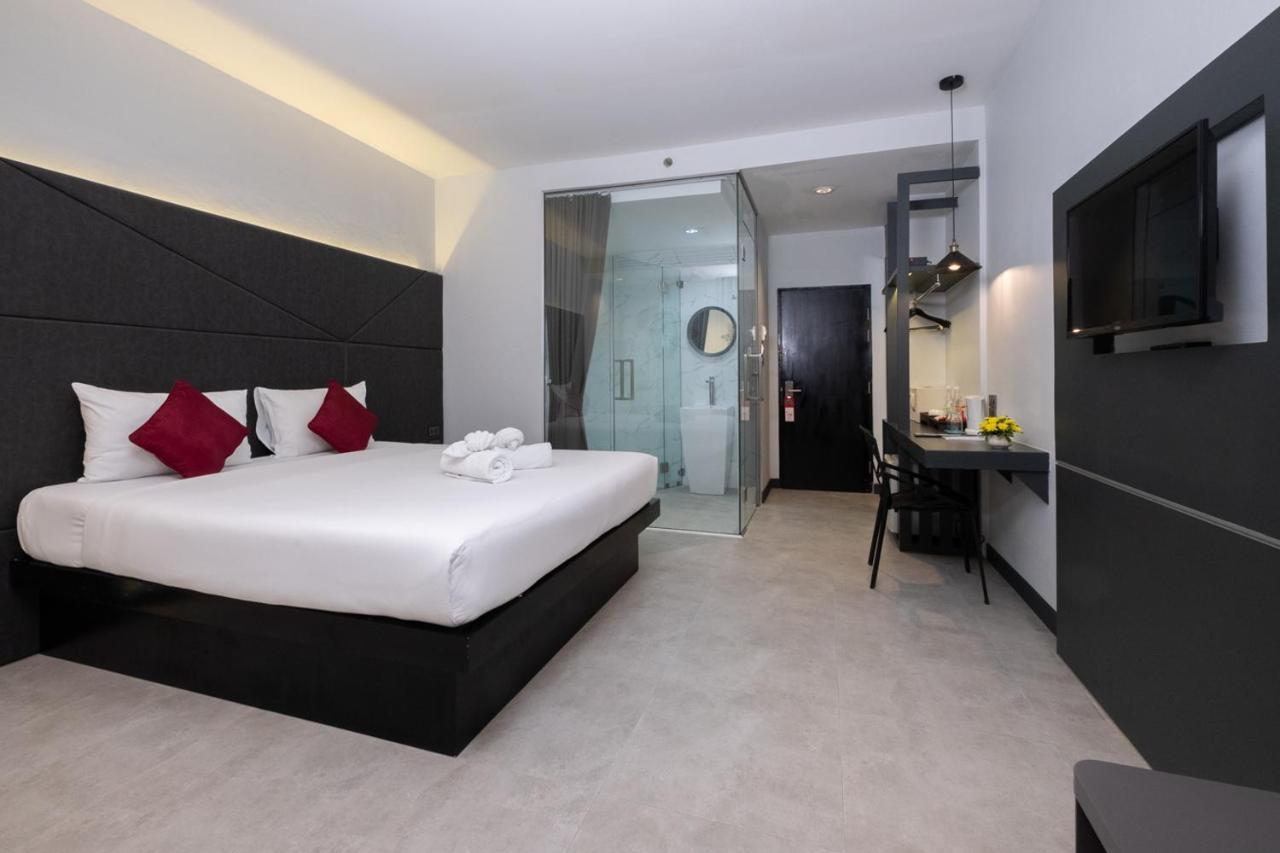 The Royal Palm Beach Front Patong Eksteriør billede