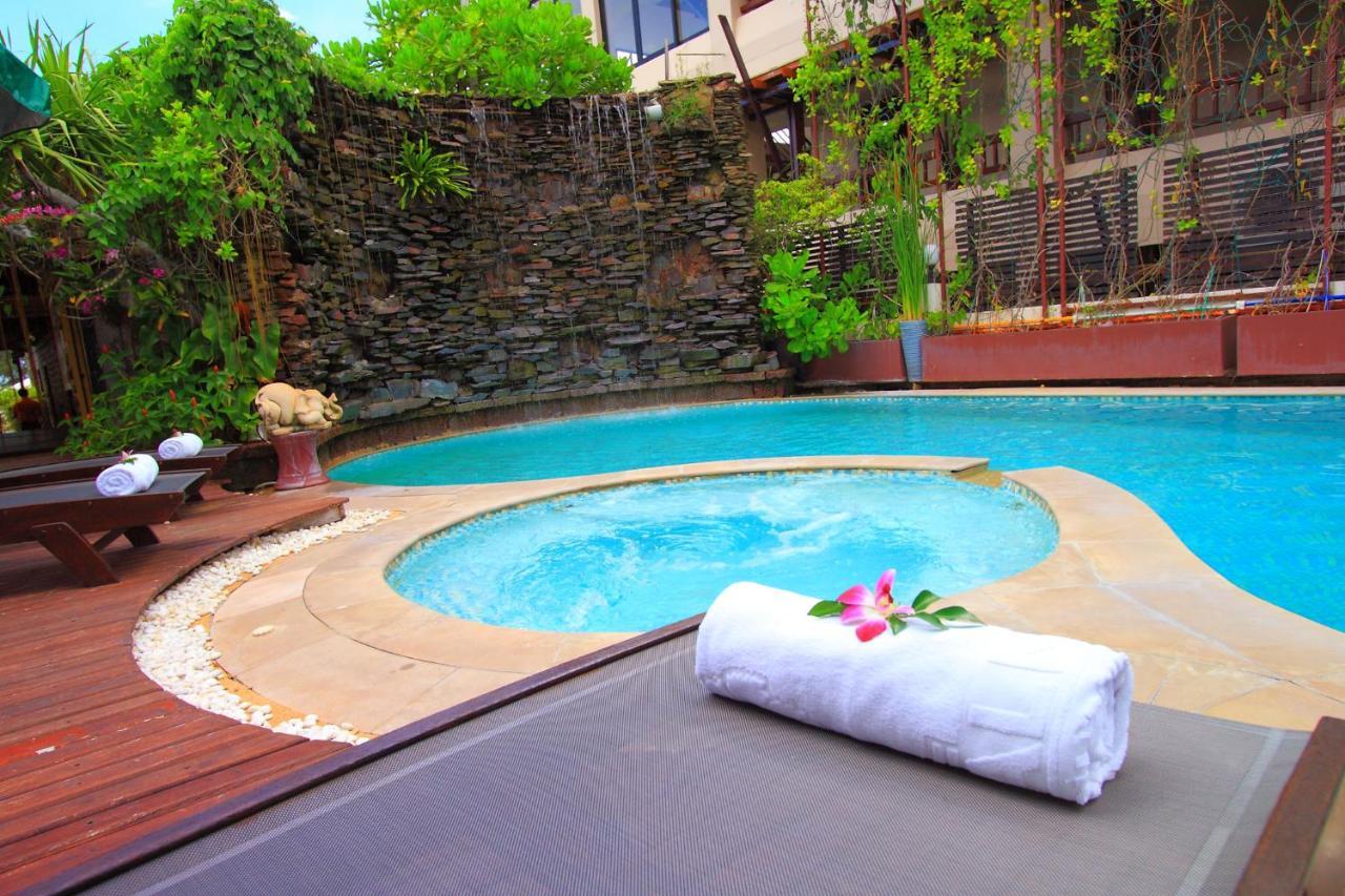 The Royal Palm Beach Front Patong Eksteriør billede