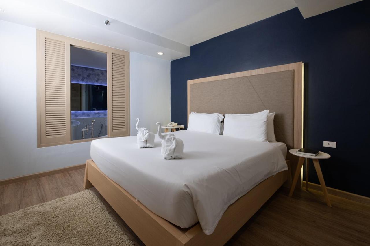 The Royal Palm Beach Front Patong Eksteriør billede