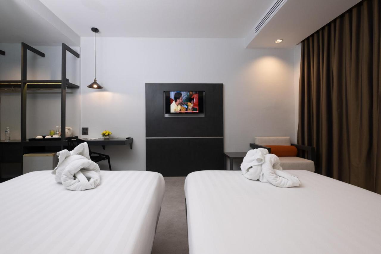 The Royal Palm Beach Front Patong Eksteriør billede